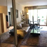 Studio Avenue Montaigne